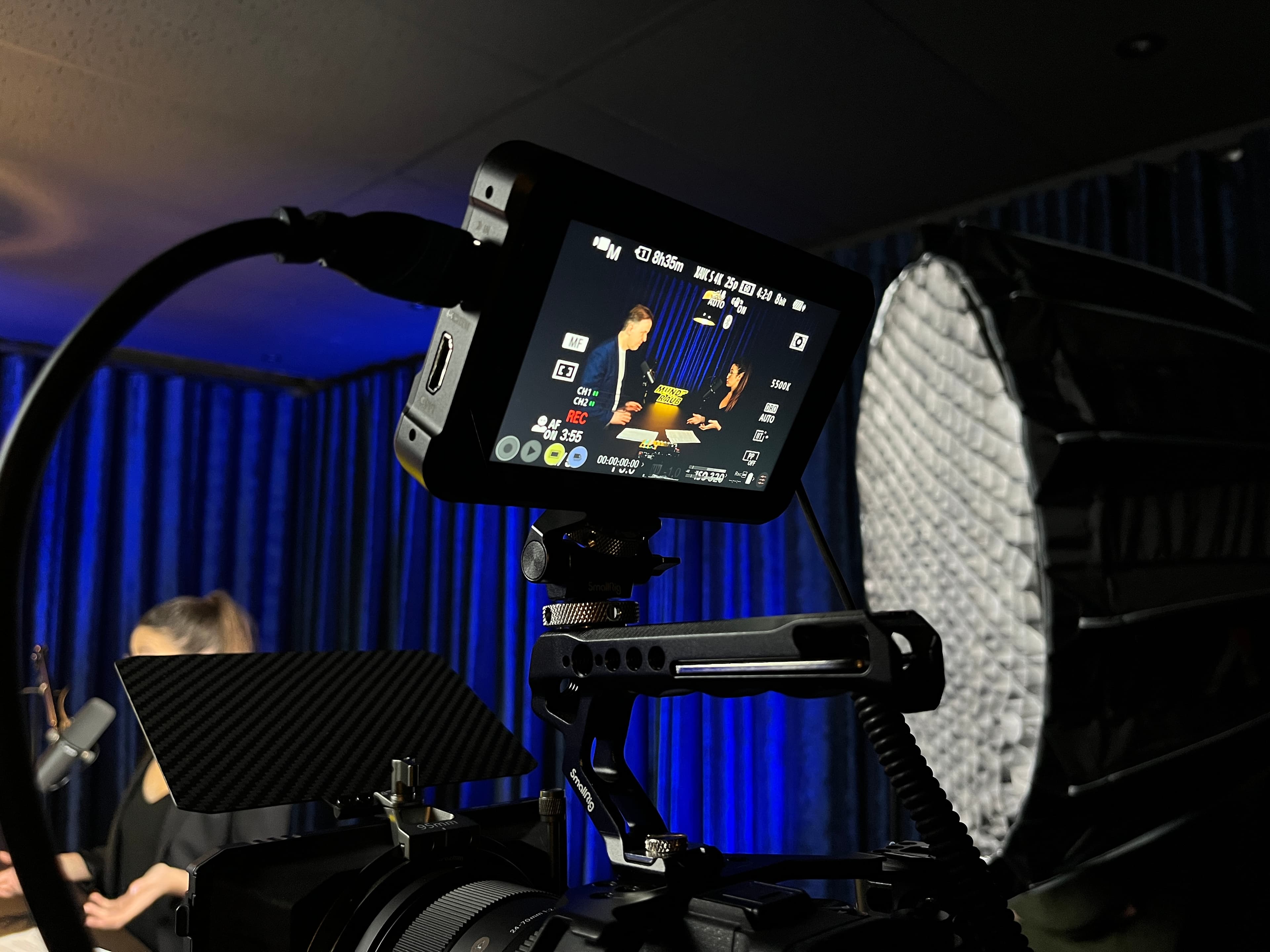 Kameramonitor und Lichtsetup am Set von Mundraub